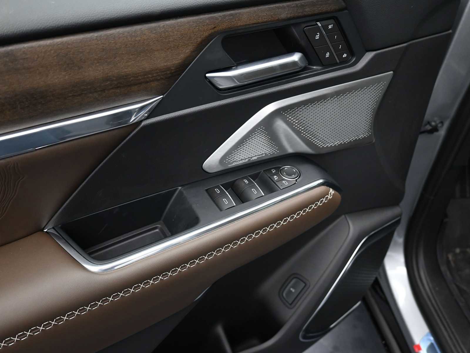 New 2026 GMC Acadia Denali Ultimate w/ LPO, Floor Liner Package image 10