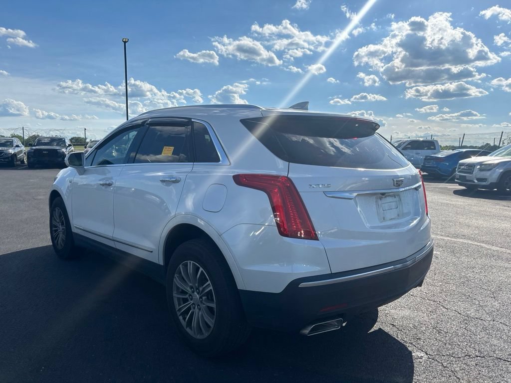 Used 2017 Cadillac XT5 Luxury w/ Driver Awareness Package FWD image 5