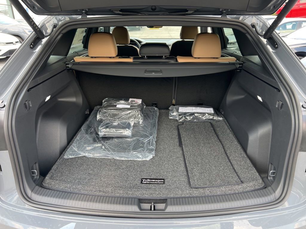 New 2026 Volkswagen Atlas Cross Sport SEL R-Line image 13