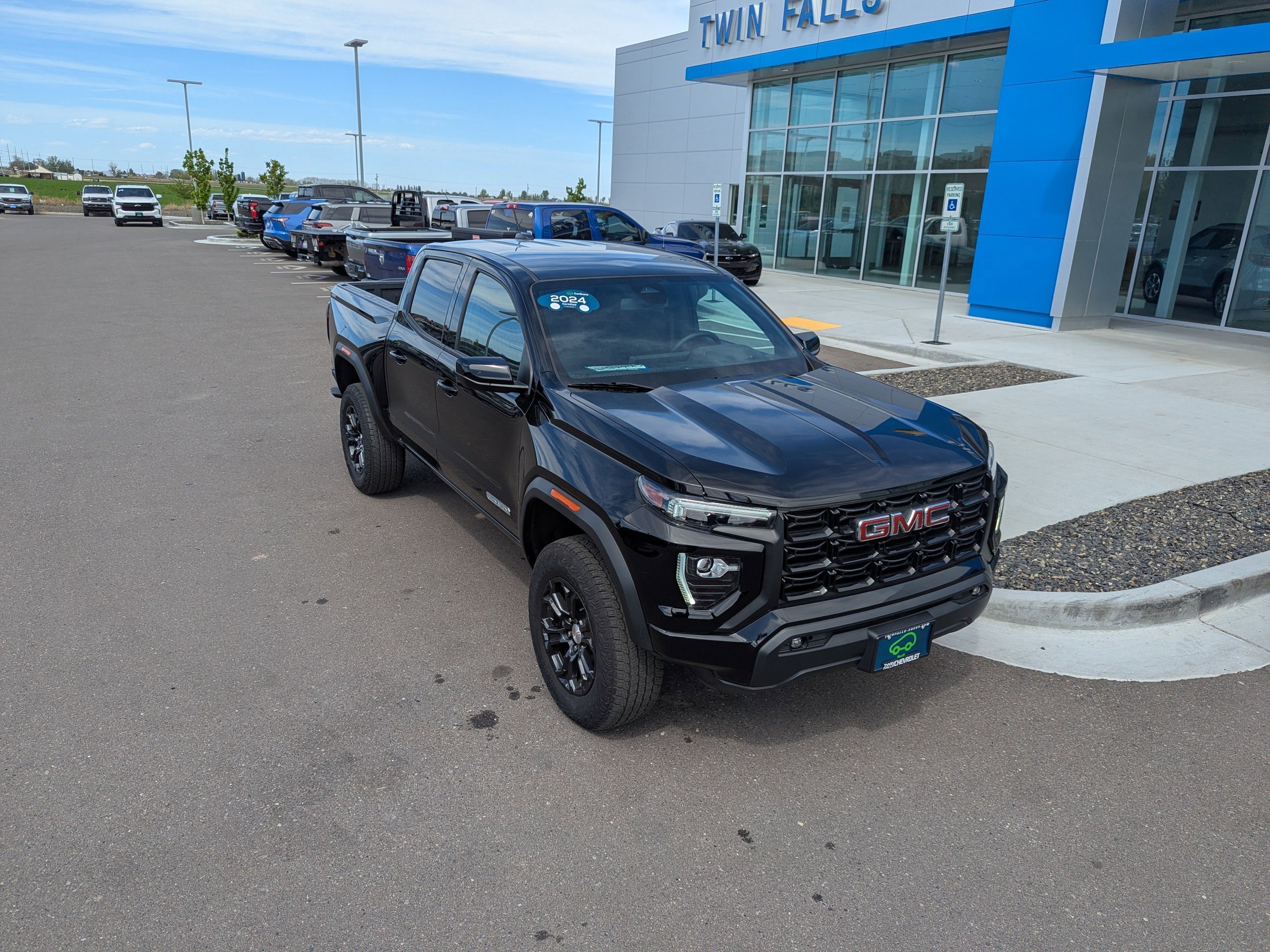 Certified 2024 GMC Canyon Elevation w/ Convenience Package AWD/4WD image 4