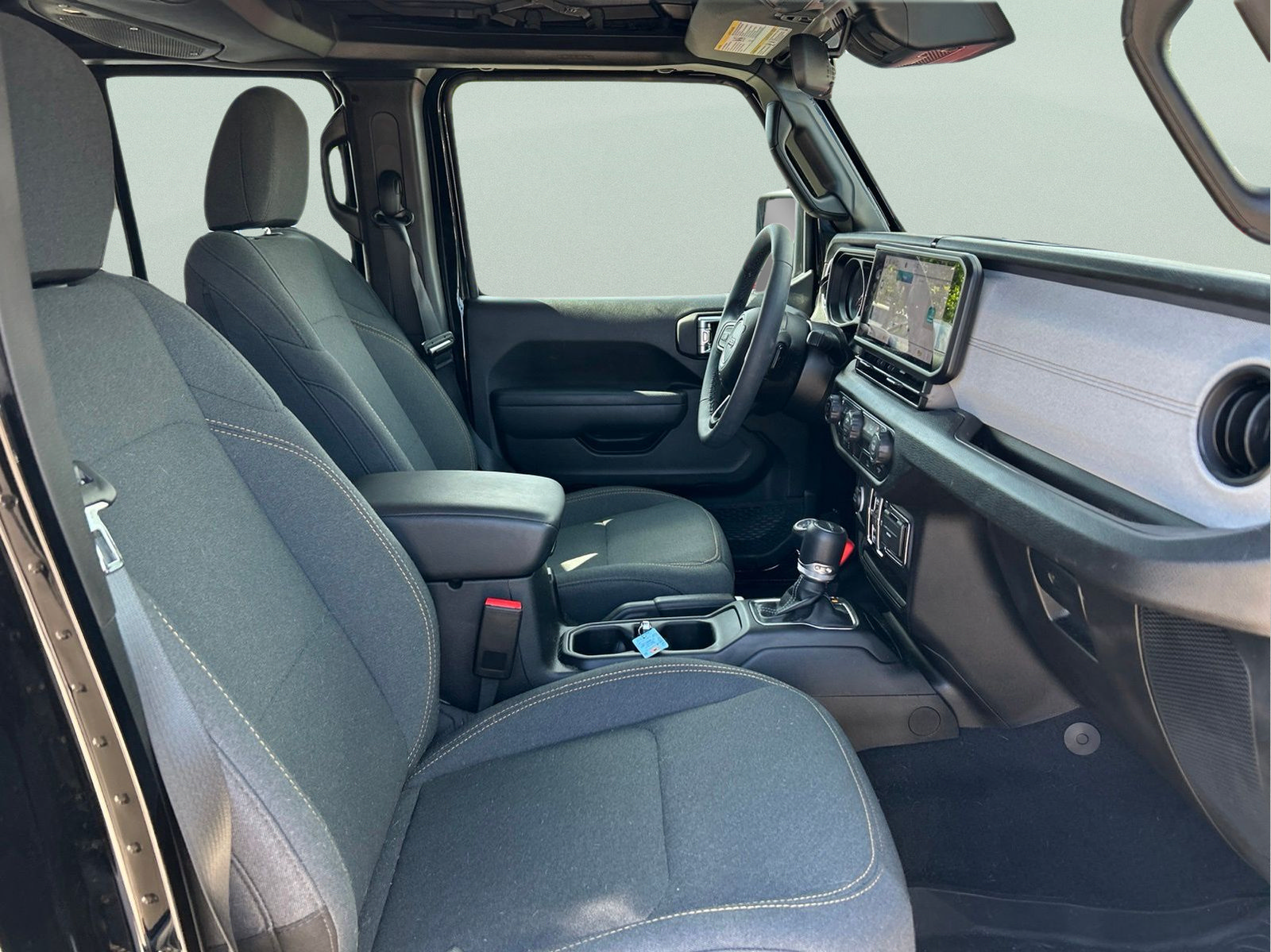 Certified 2025 Jeep Gladiator Sport AWD/4WD image 12