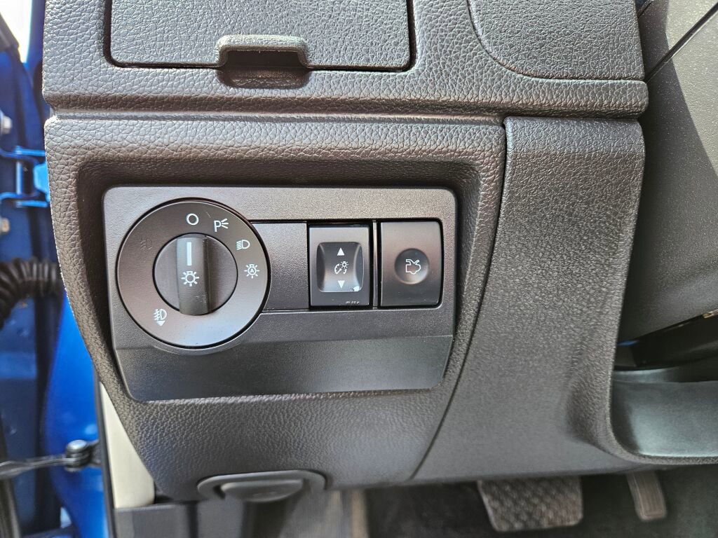 Used 2011 Ford Fusion SE FWD image 18