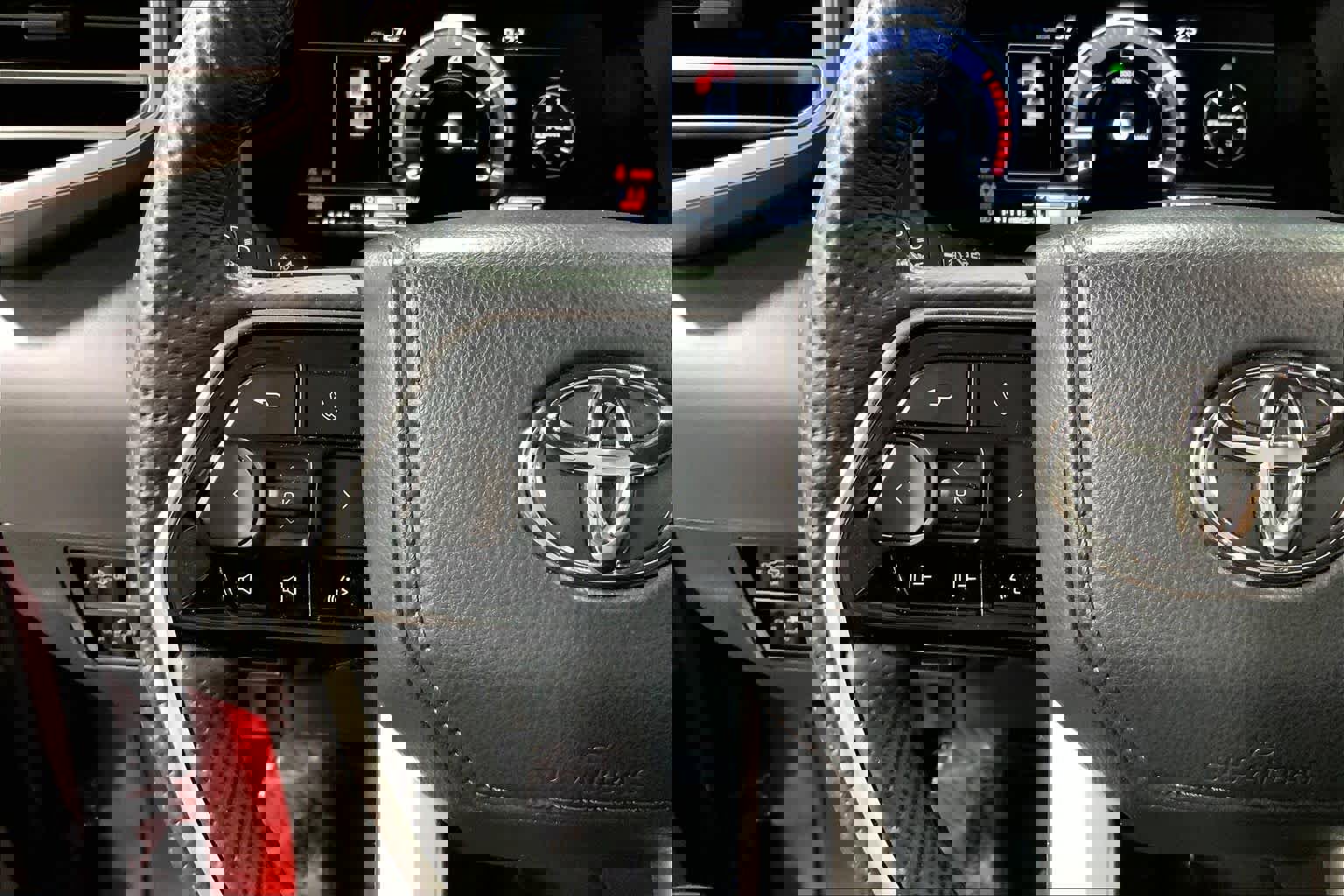 Used 2025 Toyota Tundra Platinum image 24