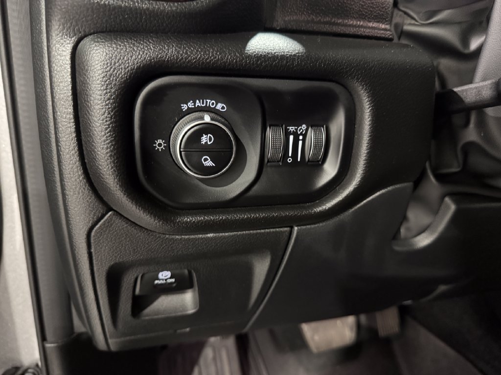 Used 2025 RAM 1500 Rebel AWD/4WD image 35