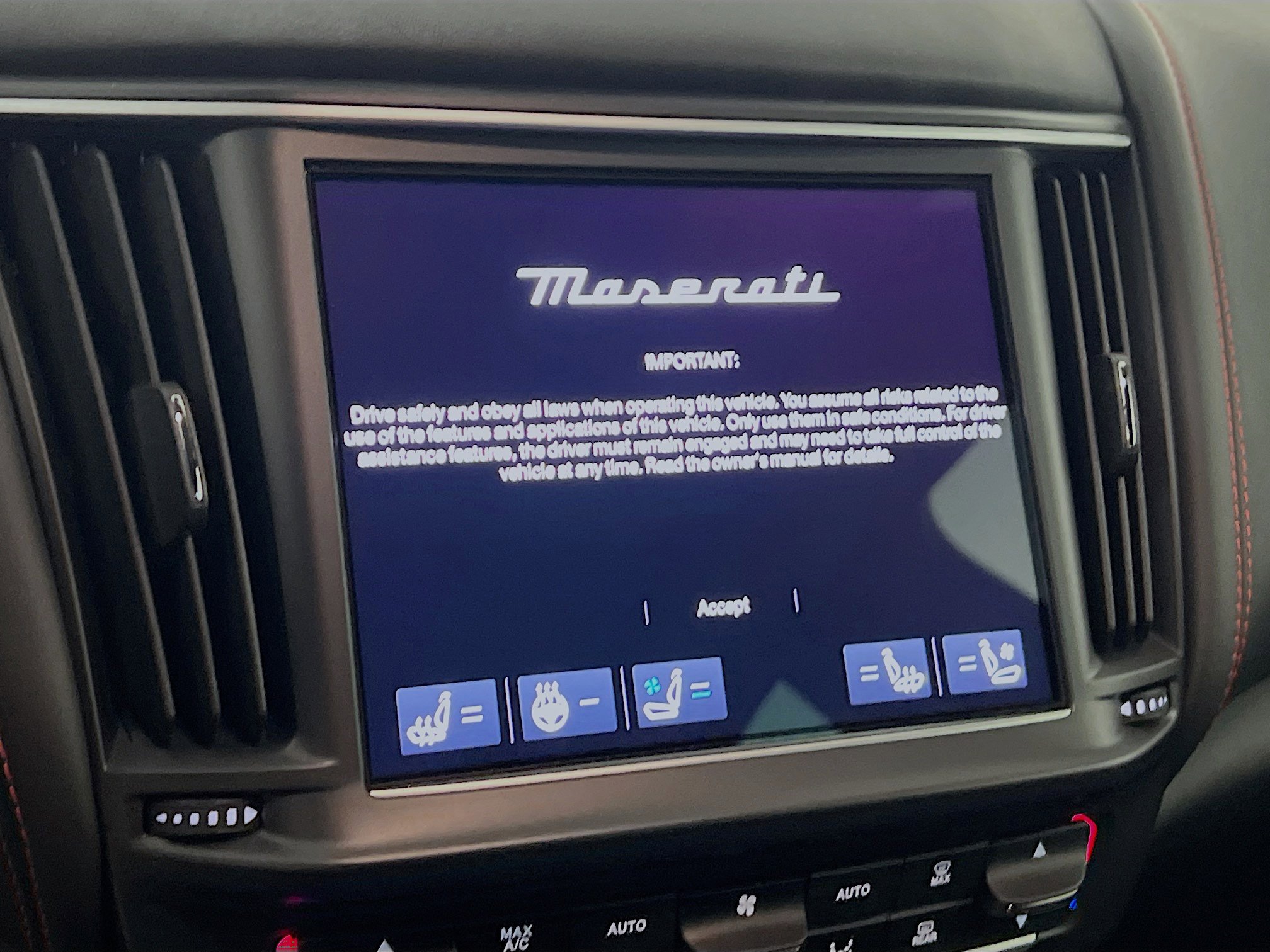 Used 2022 Maserati Levante Modena AWD/4WD image 27