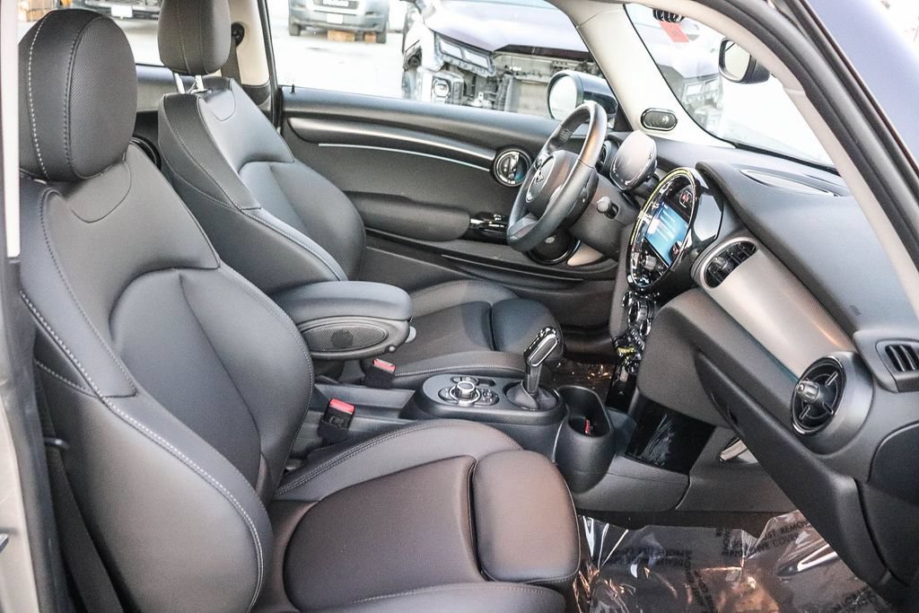 Used 2024 MINI Cooper SE FWD image 19