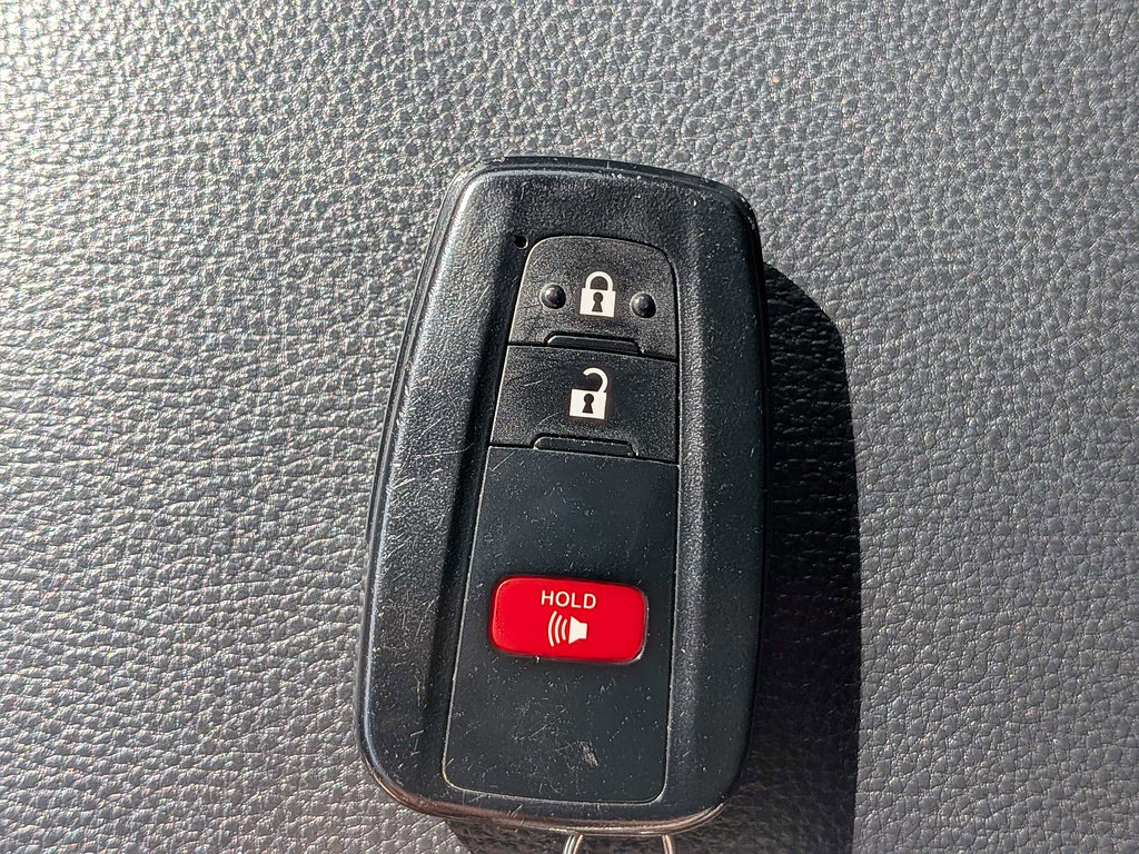 Used 2024 Toyota RAV4 XLE FWD image 31