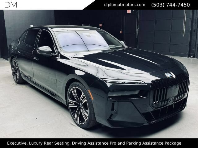 Used 2023 BMW 760i xDrive w/ Executive Package AWD/4WD image 9