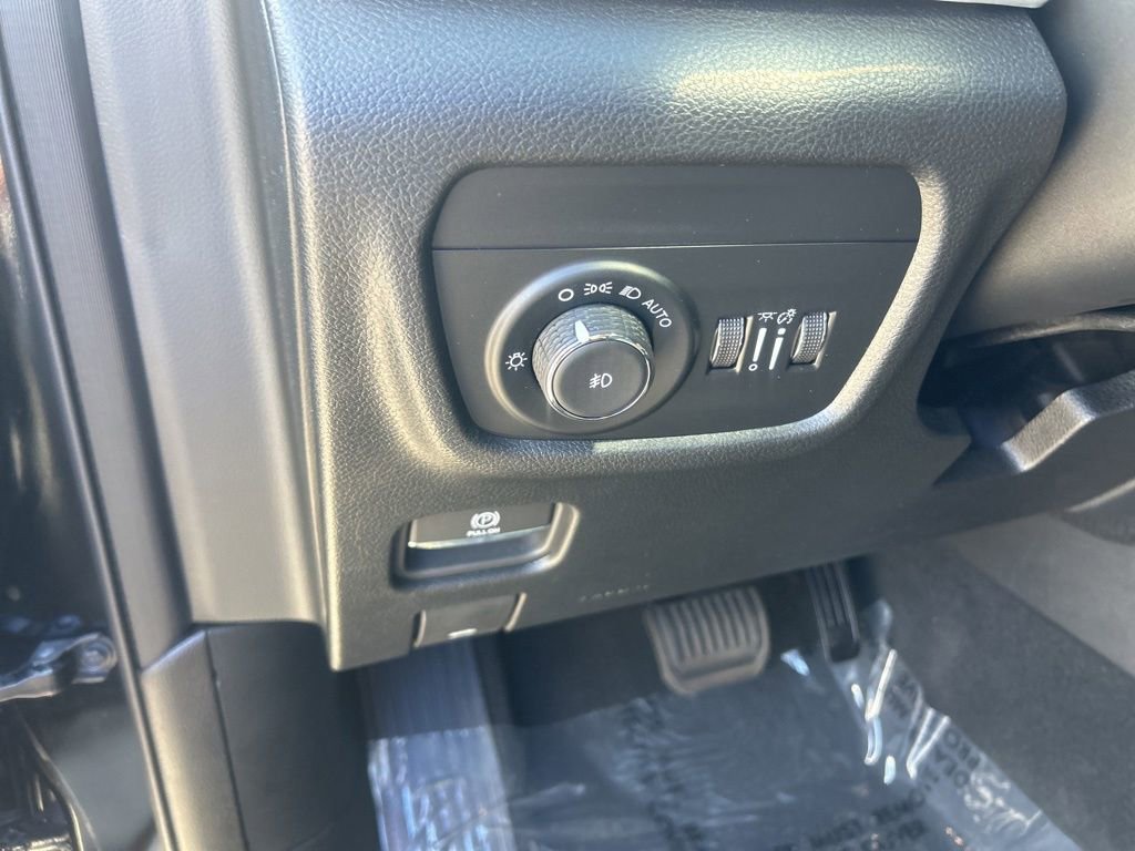 Certified 2024 Jeep Grand Cherokee Limited image 38