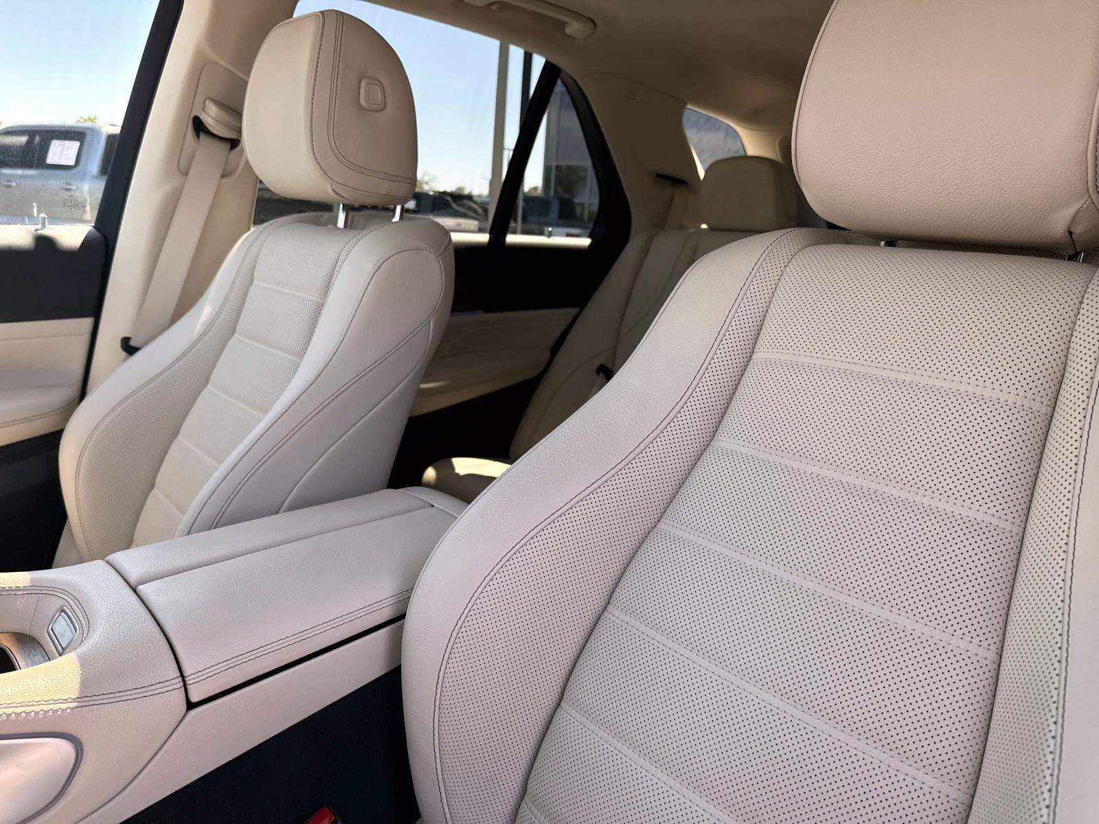 Certified 2022 Mercedes-Benz GLE 450 4MATIC w/ Premium Package image 22