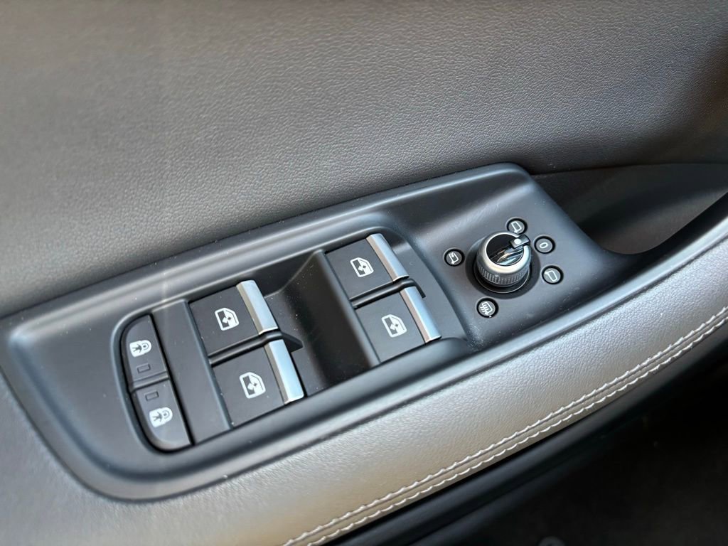 Used 2023 Audi Q7 2.0T Premium Plus AWD/4WD image 35