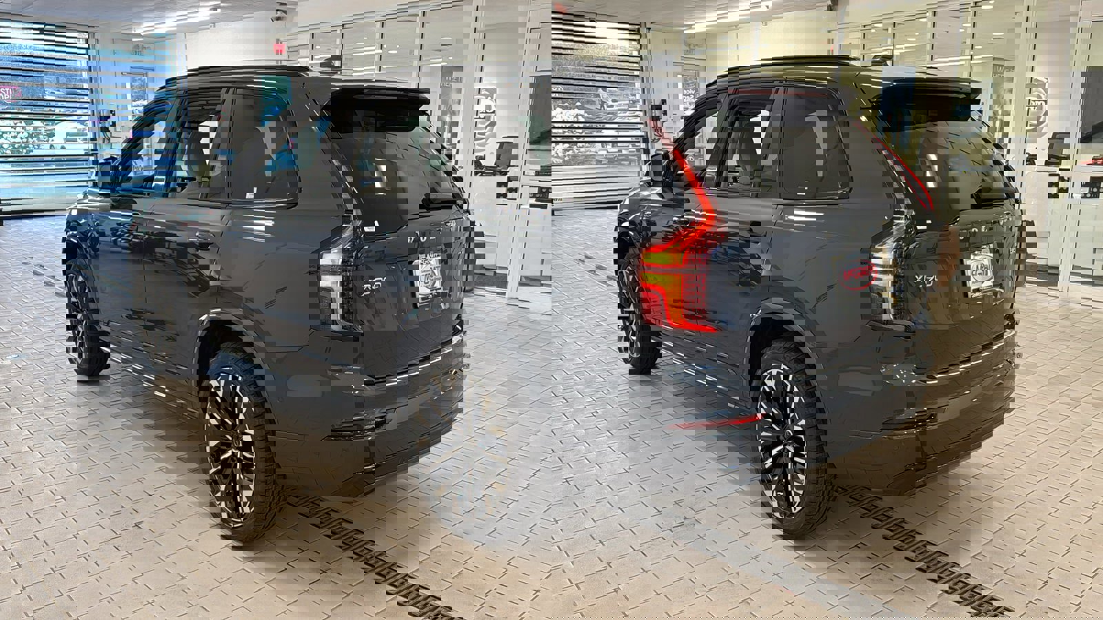 New 2026 Volvo XC90 B6 Ultra w/ Protection Package Premier image 7