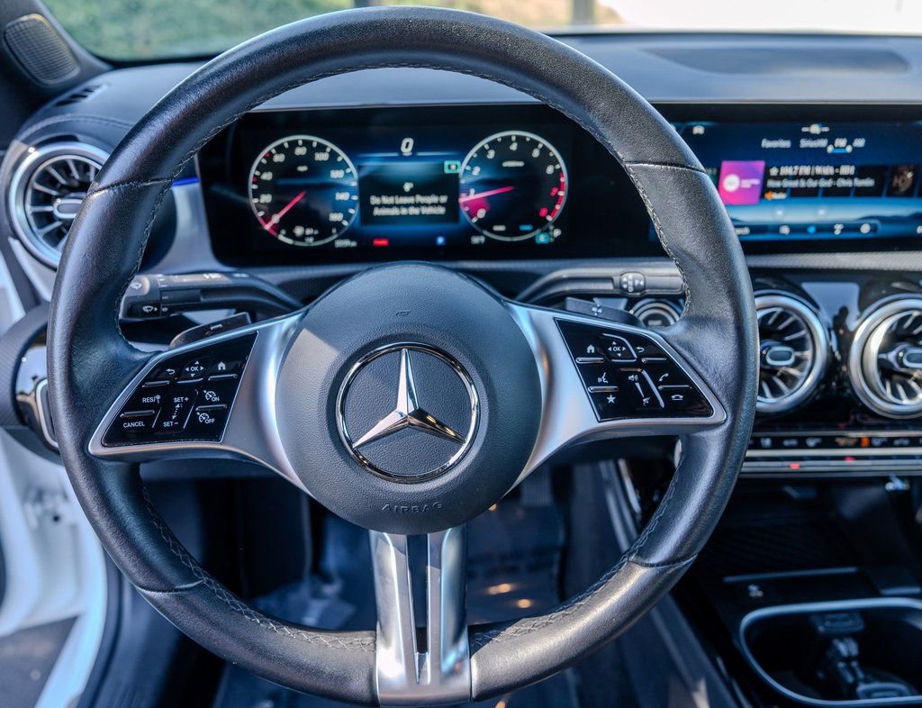 Used 2025 Mercedes-Benz CLA 250 image 5
