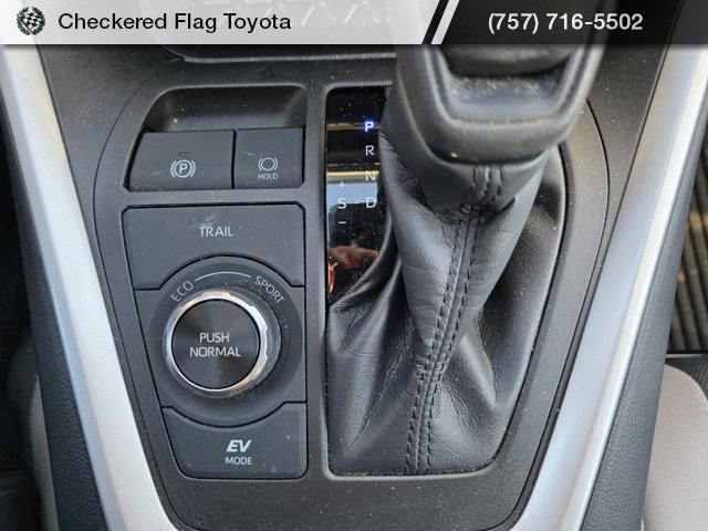 Used 2022 Toyota RAV4 XLE image 21