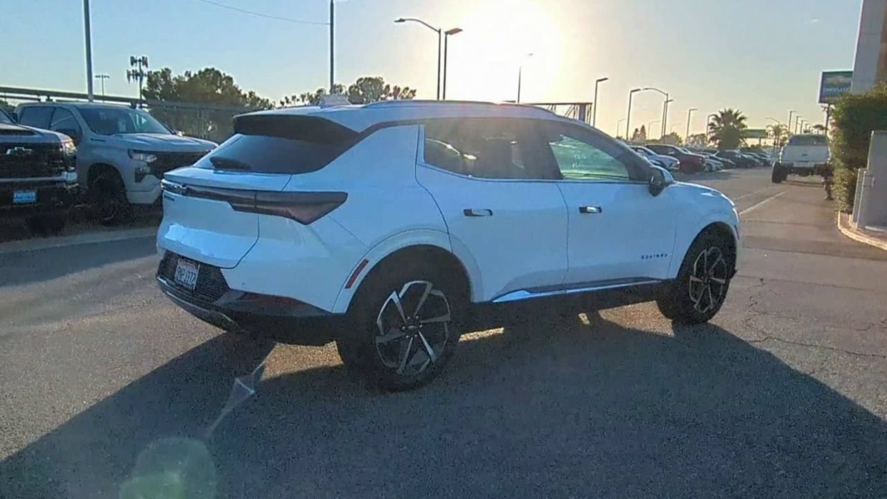 Used 2024 Chevrolet Equinox EV LT w/ LPO, All-Weather Mat Package AWD/4WD image 8