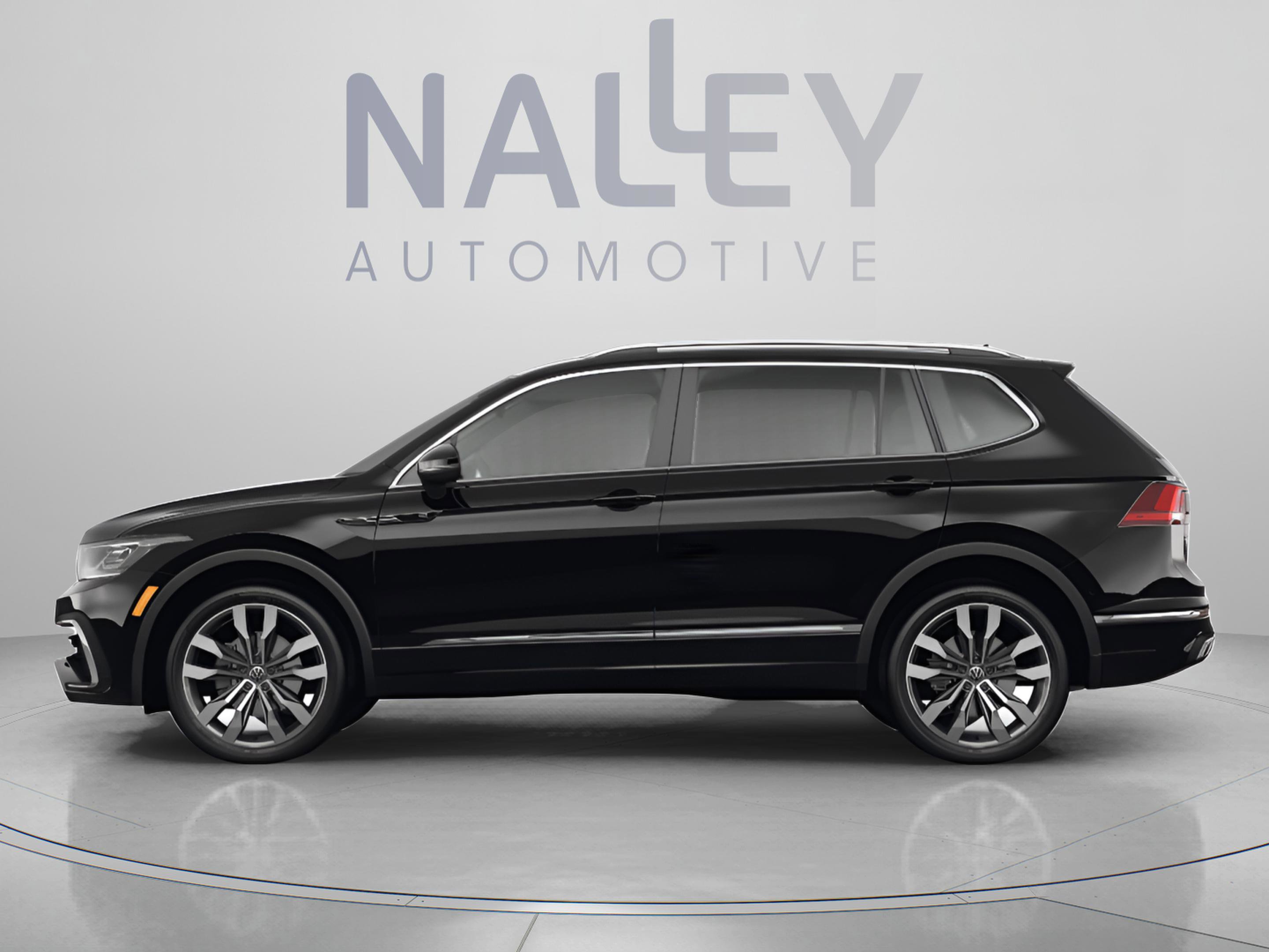 Used 2022 Volkswagen Tiguan SE AWD/4WD image 2