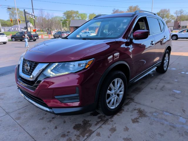 Used 2018 Nissan Rogue SV image 2