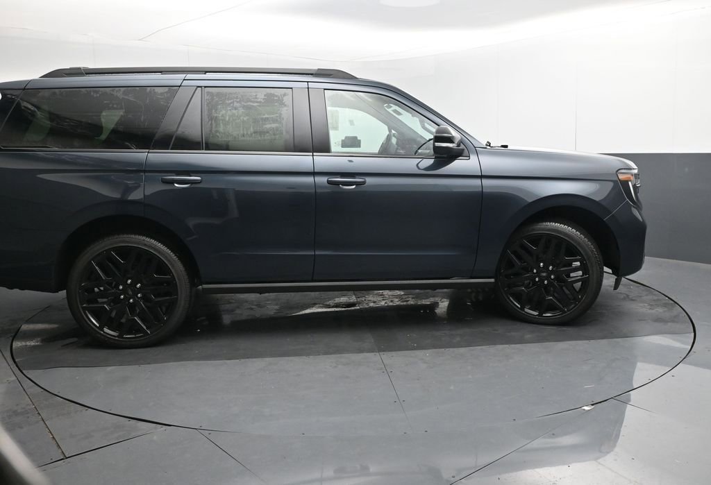 New 2026 Ford Expedition Platinum w/ Stealth Performance Package image 6