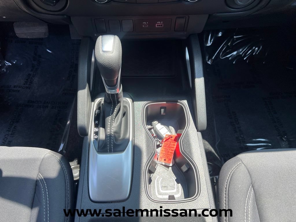 Used 2024 Nissan Frontier SV AWD/4WD image 10