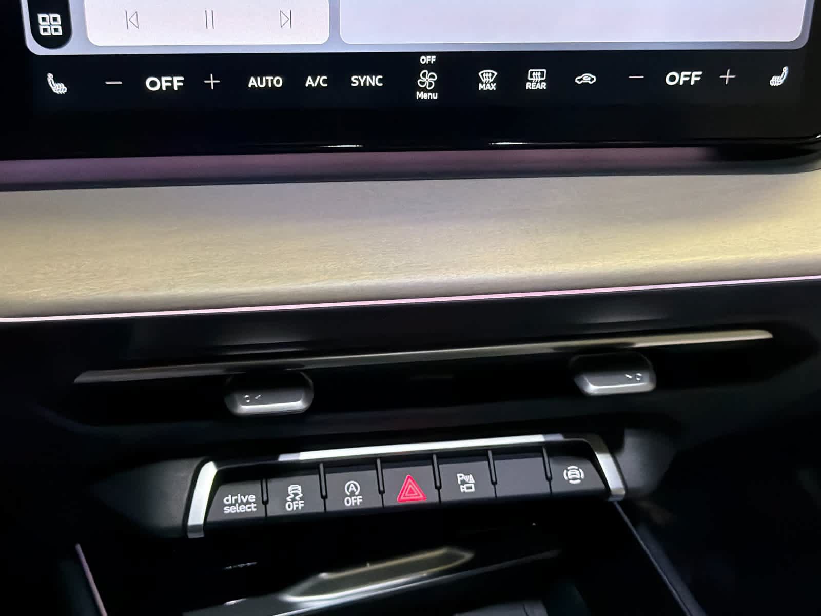New 2026 Audi Q3 quattro 2.0T AWD/4WD image 21