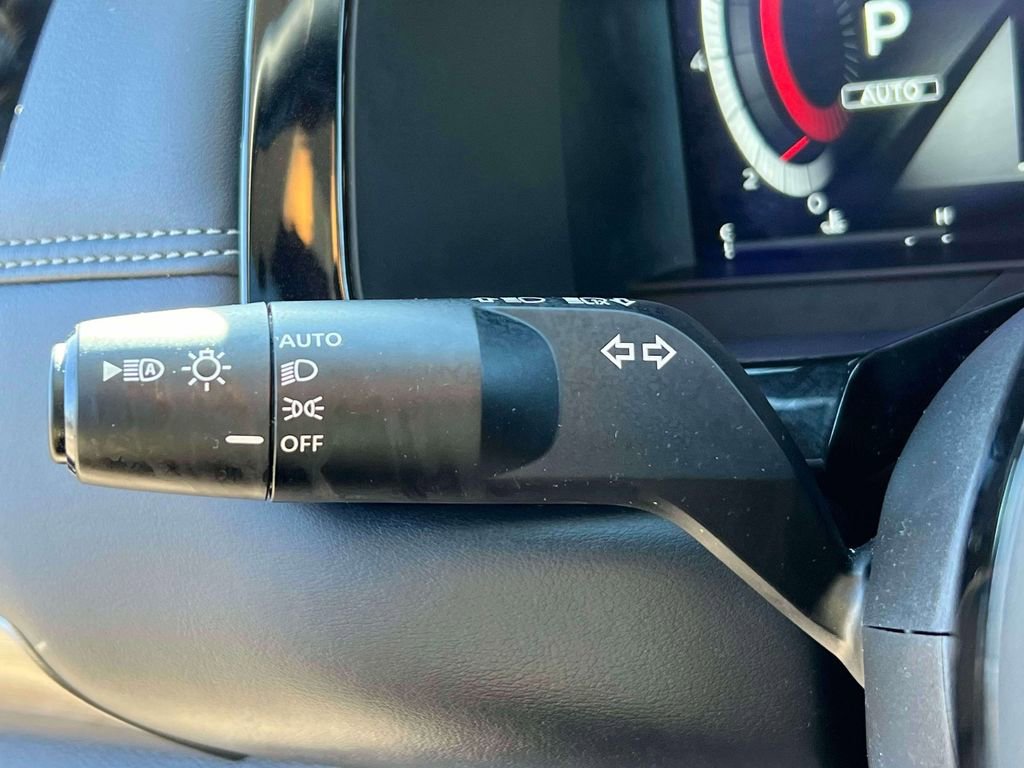 Certified 2025 Nissan Pathfinder Platinum image 24