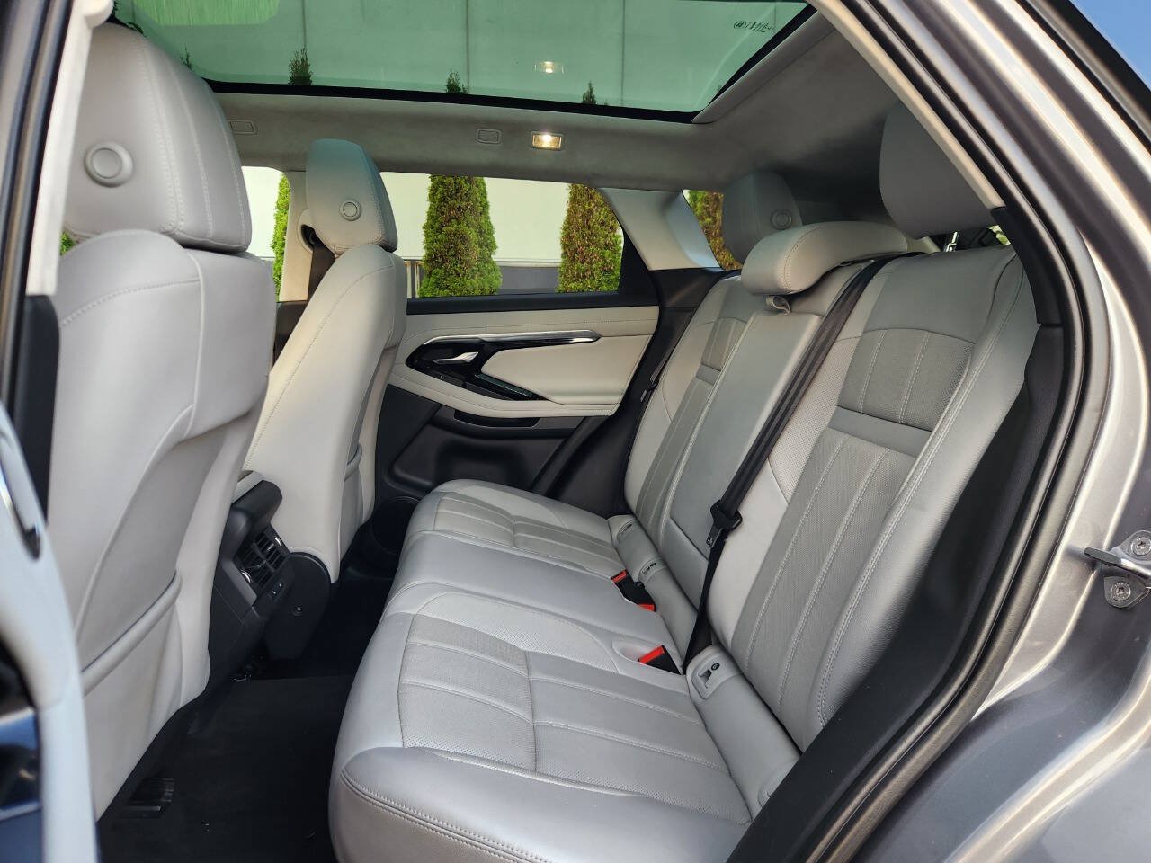 Used 2020 Land Rover Range Rover Evoque S AWD/4WD image 10