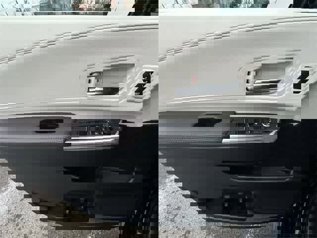 Used 2024 Toyota Sienna Platinum image 19