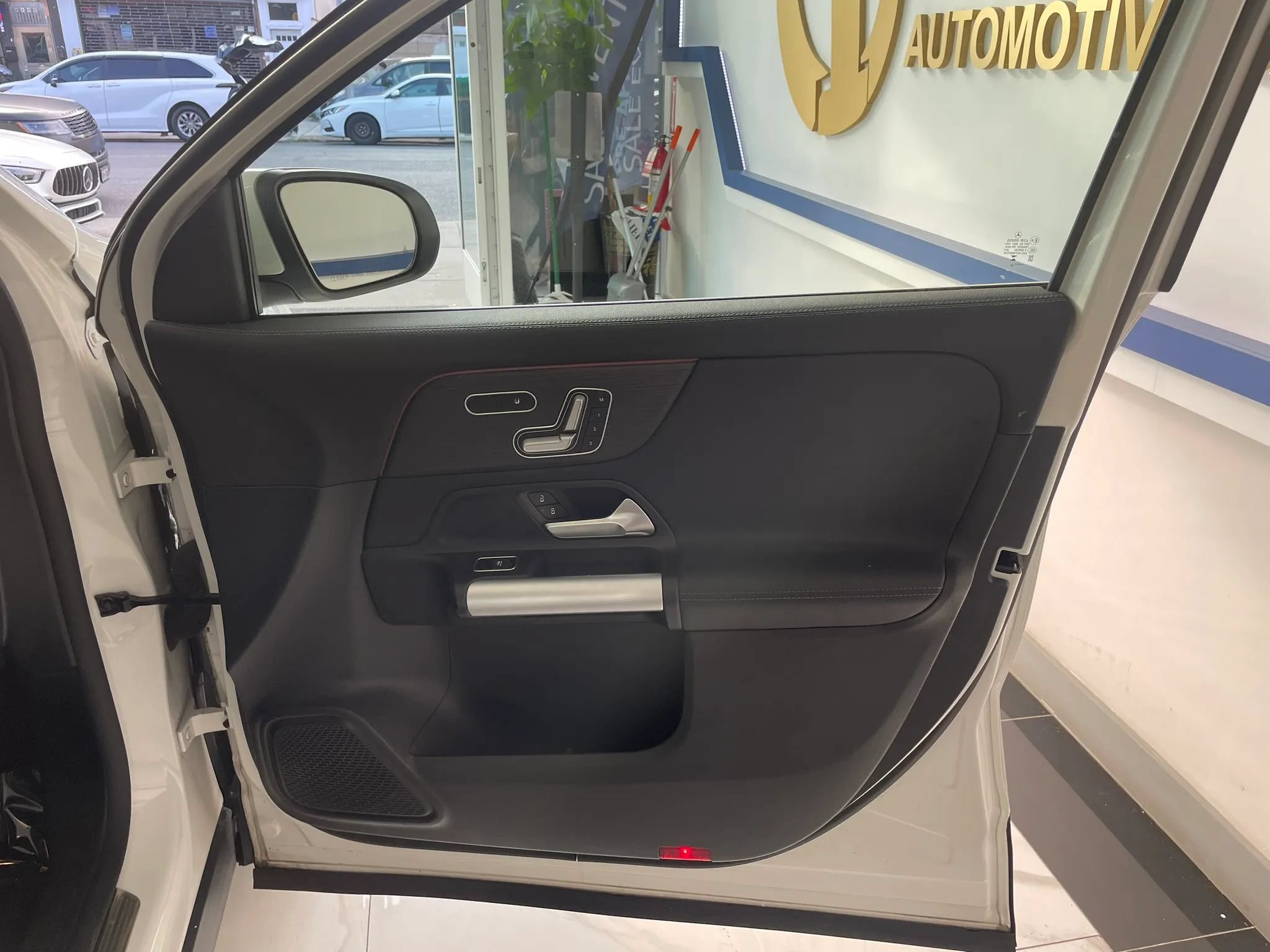Used 2023 Mercedes-Benz GLA 250 4MATIC image 24