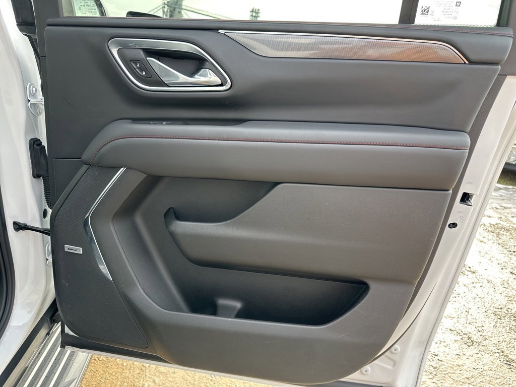 Used 2023 Chevrolet Suburban RST w/ Luxury Package image 27