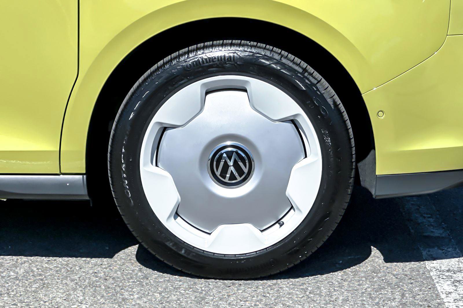 New 2025 Volkswagen ID. Buzz 1st Edition image 23