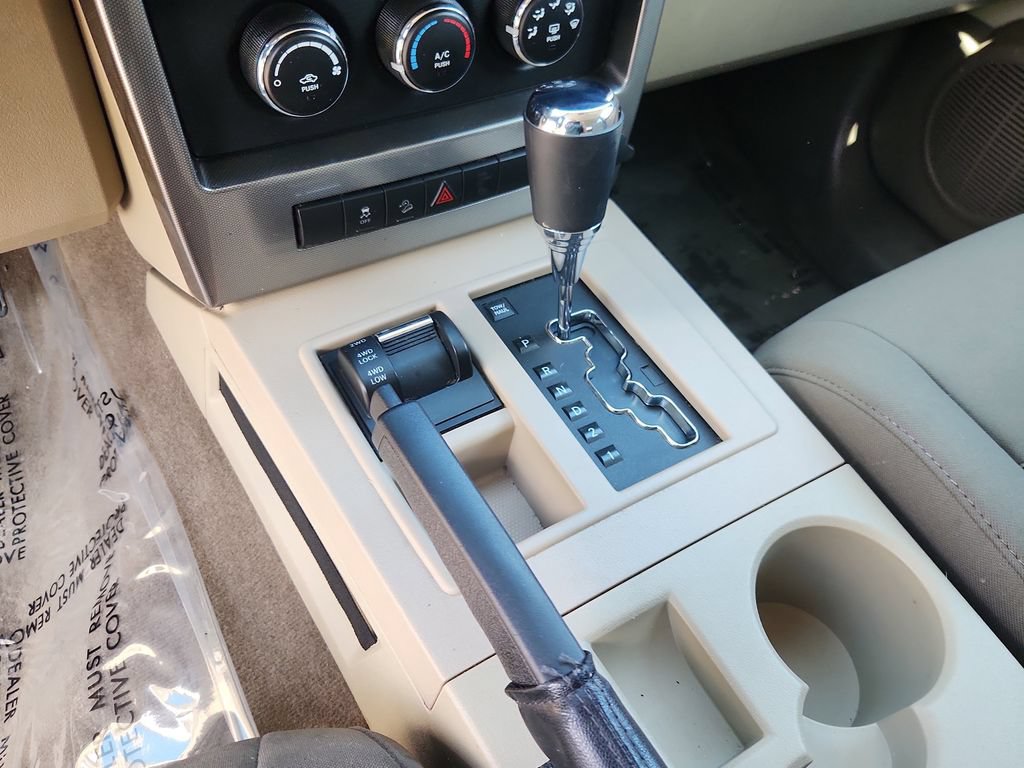 Used 2010 Jeep Liberty Sport w/ Popular Equipment Group AWD/4WD image 21
