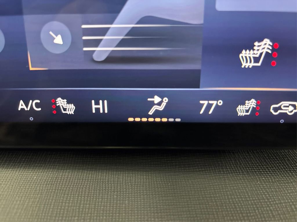 Certified 2025 Buick Enclave Sport Touring w/ Power Package image 39