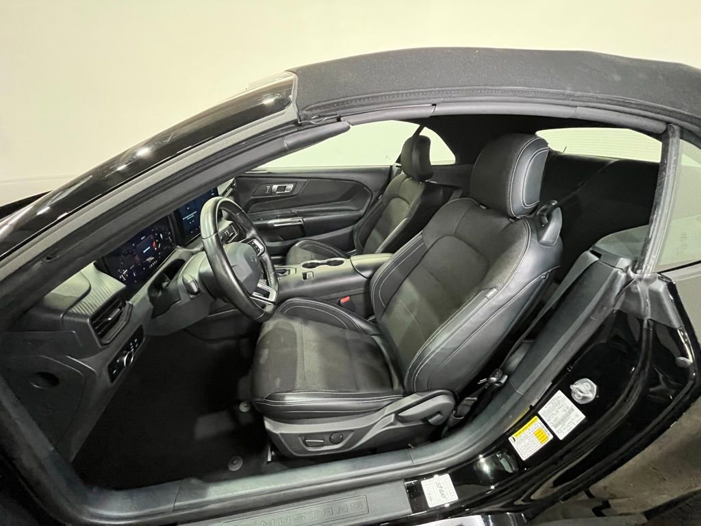 Used 2024 Ford Mustang Convertible RWD image 17