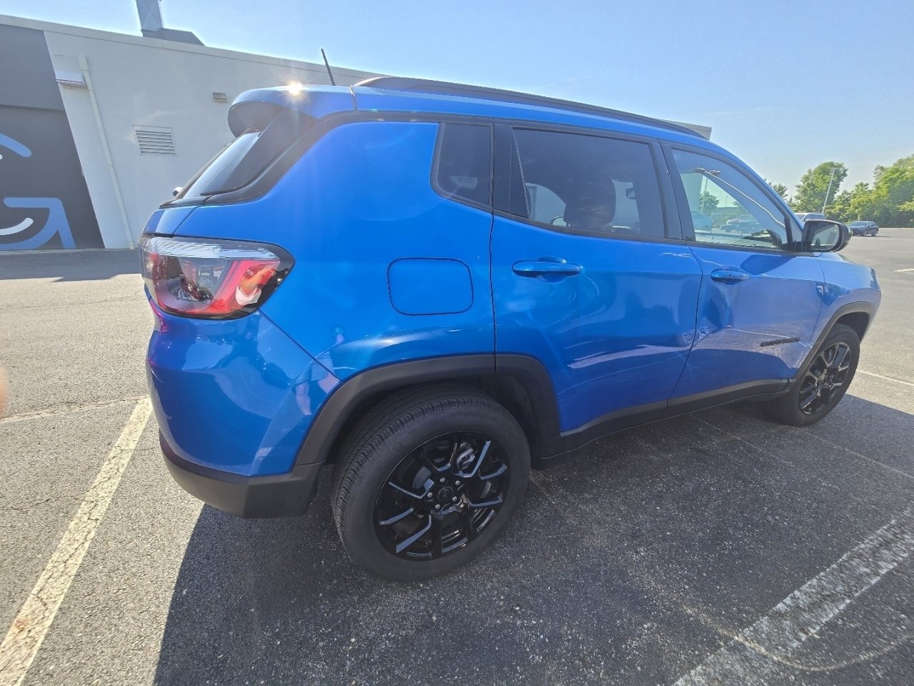 Used 2025 Jeep Compass Latitude w/ Altitude Special Edition AWD/4WD image 8