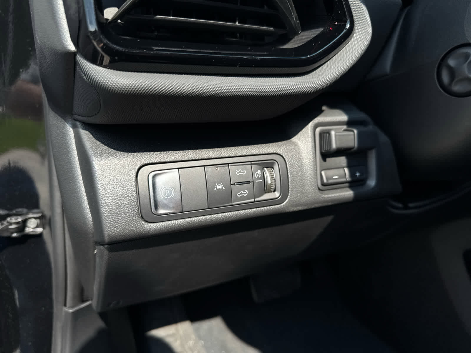 New 2026 Chevrolet Silverado EV Trail Boss w/ Premium Package image 21