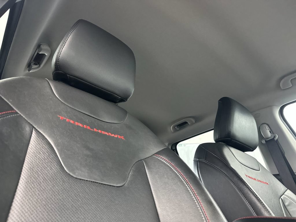 Used 2022 Jeep Compass Trailhawk w/ Trailhawk Elite Group AWD/4WD image 16