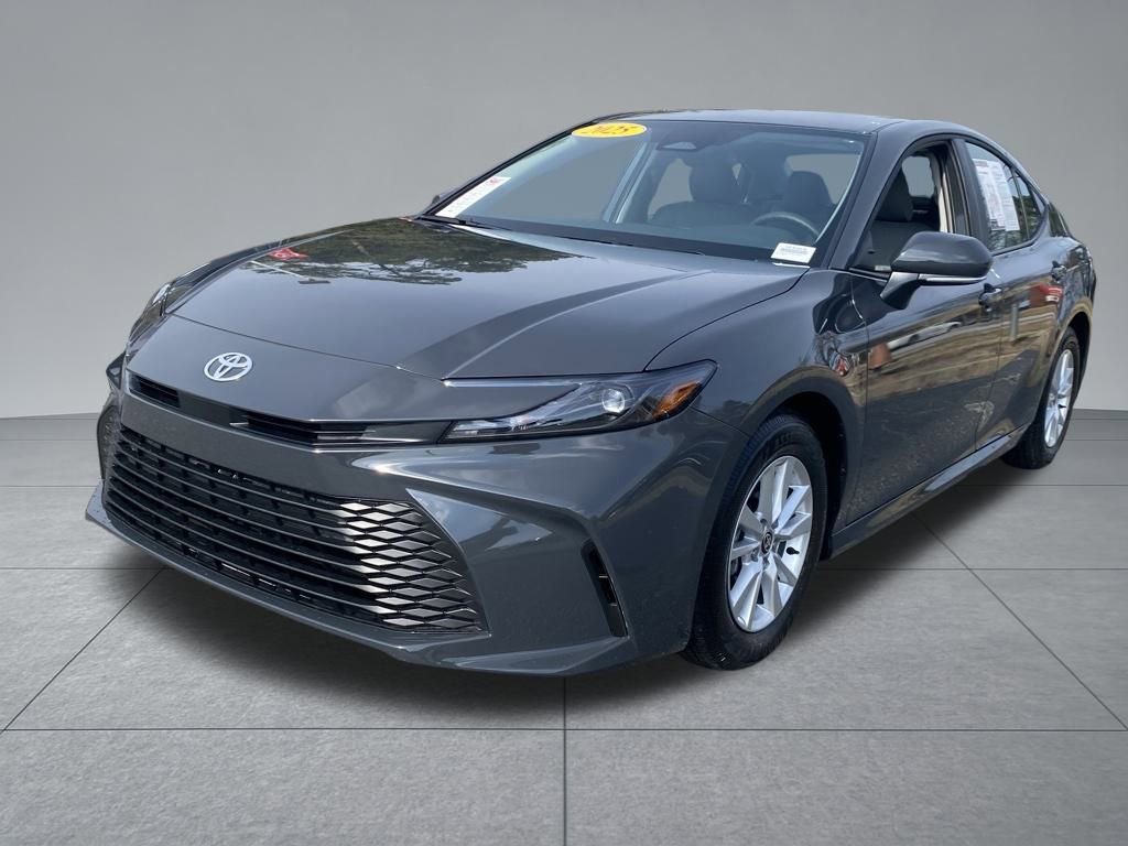 Used 2026 Toyota Camry LE image 2