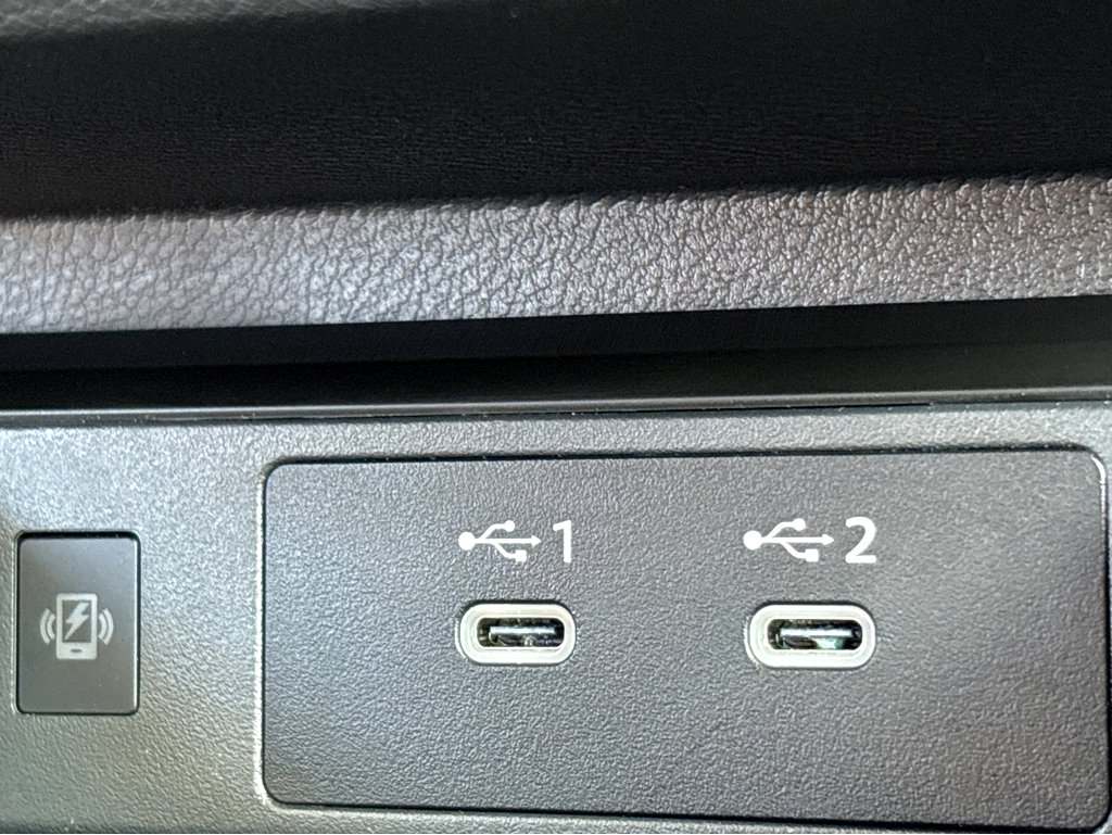 Used 2025 Nissan Kicks SV image 26