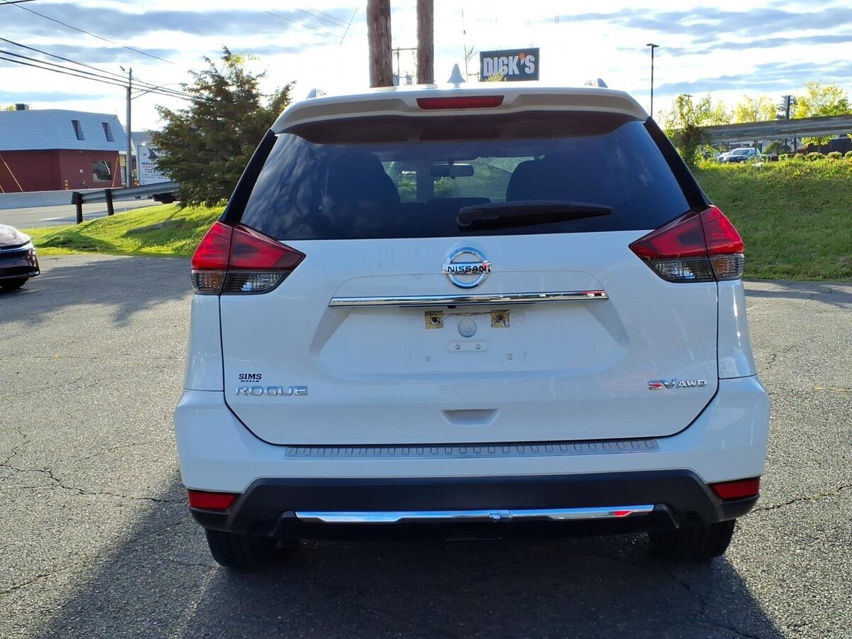 Certified 2017 Nissan Rogue SV AWD/4WD image 6