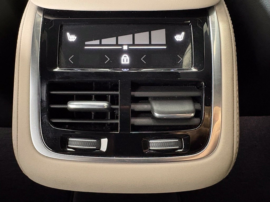 Used 2026 Volvo XC90 B6 Plus AWD/4WD image 39
