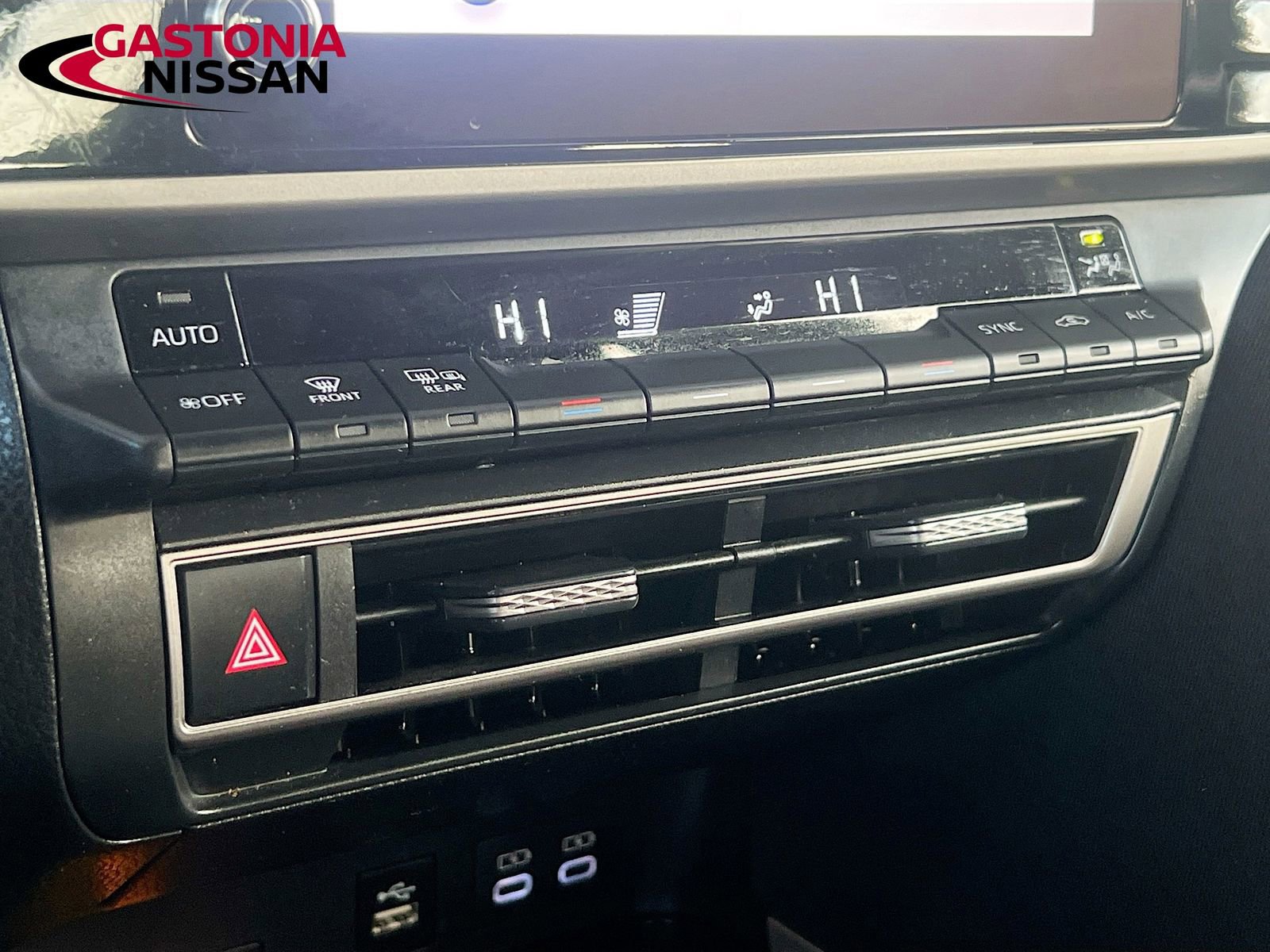 Used 2025 Toyota Camry LE image 19