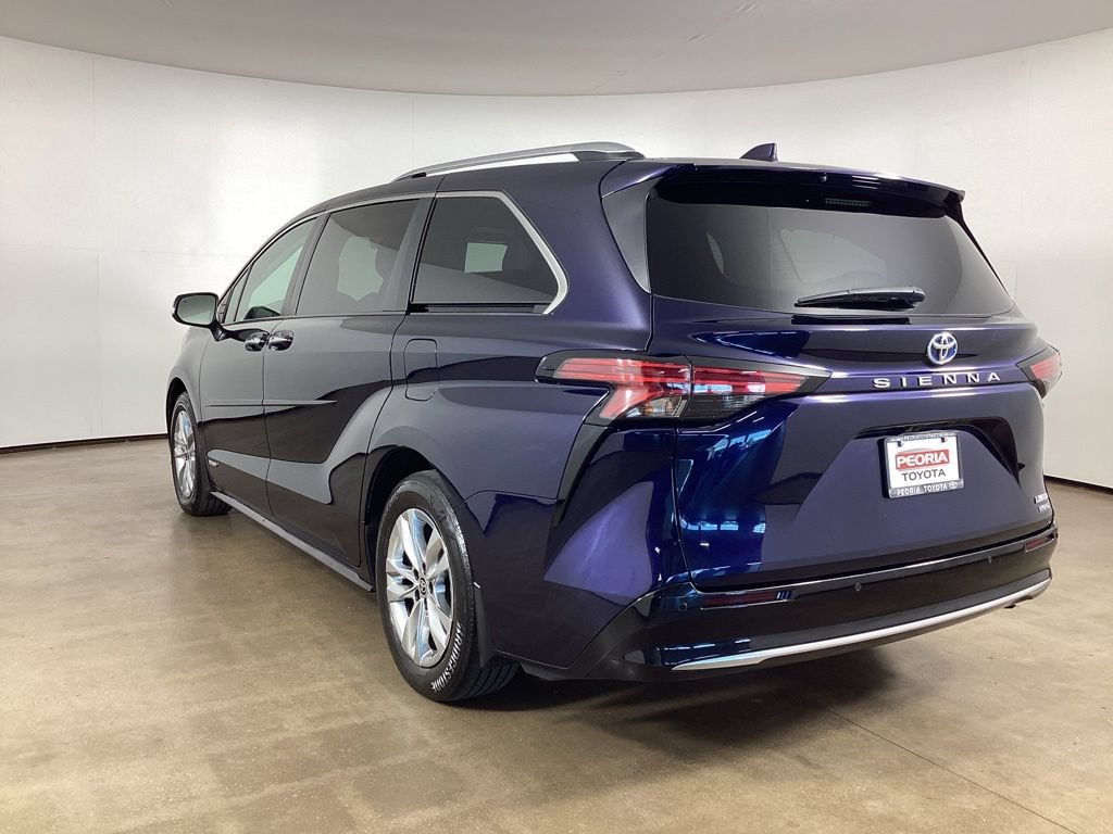 Used 2021 Toyota Sienna Limited FWD image 9