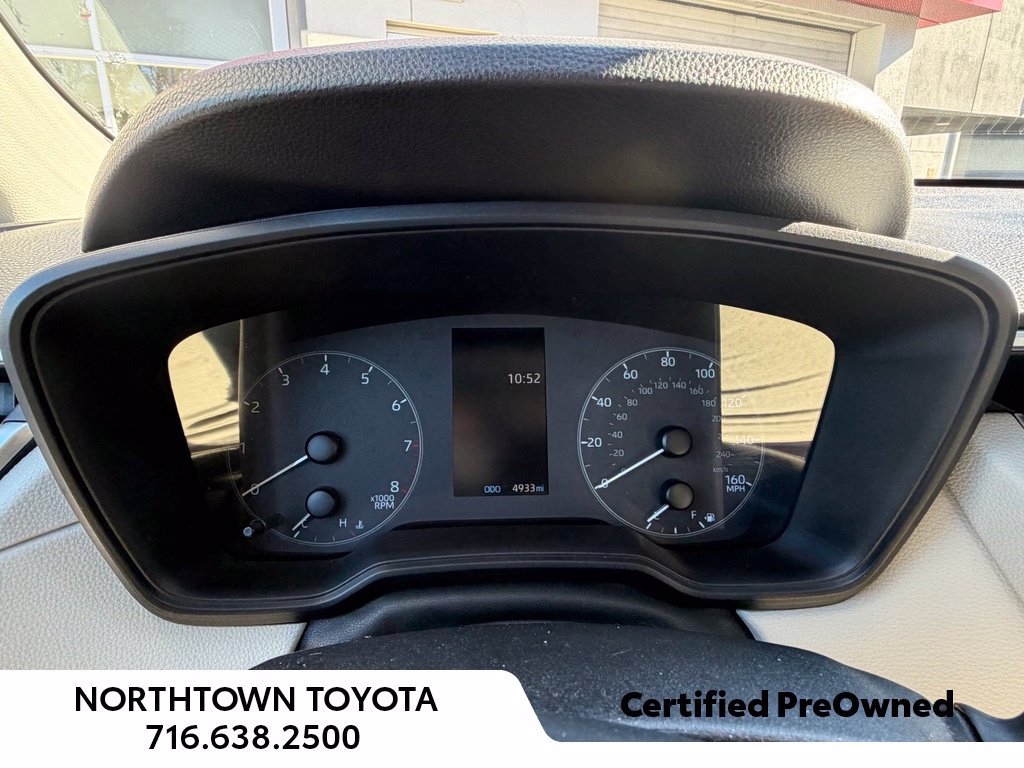 Used 2024 Toyota Corolla Cross L AWD/4WD image 21