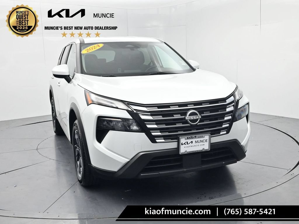 Used 2024 Nissan Rogue SV AWD/4WD image 2