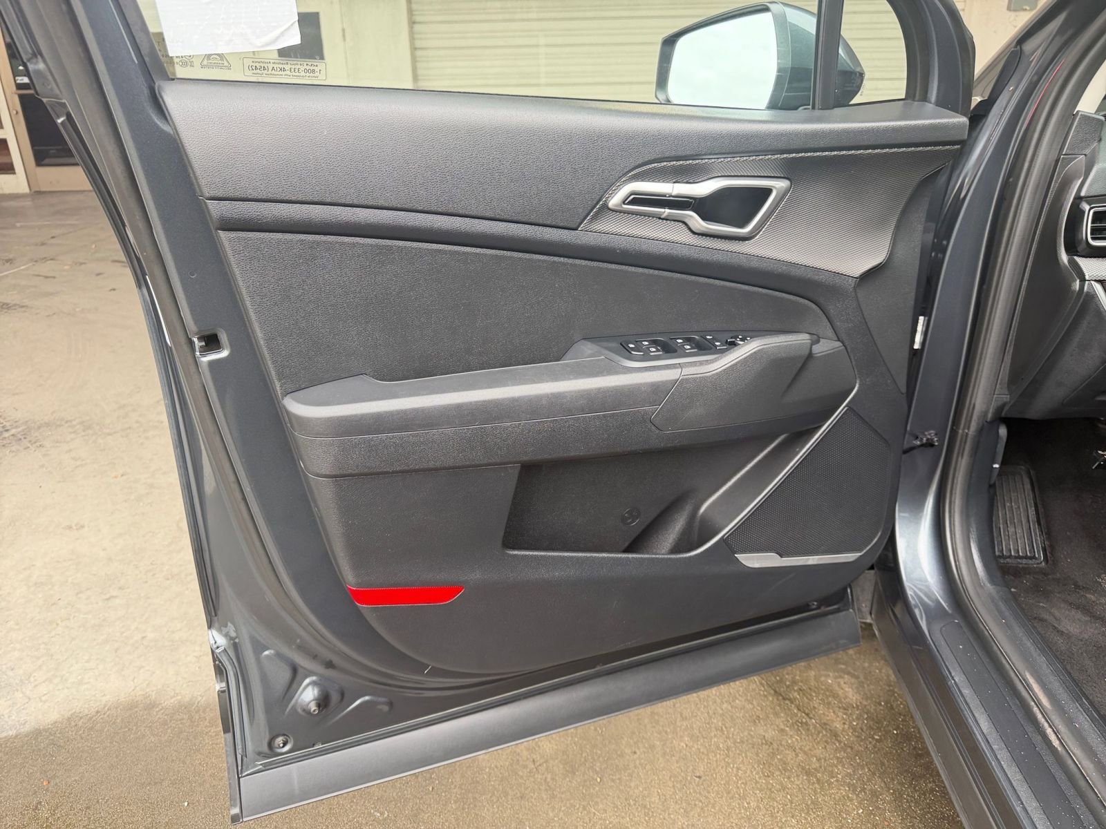 Used 2025 Kia Sportage LX image 18