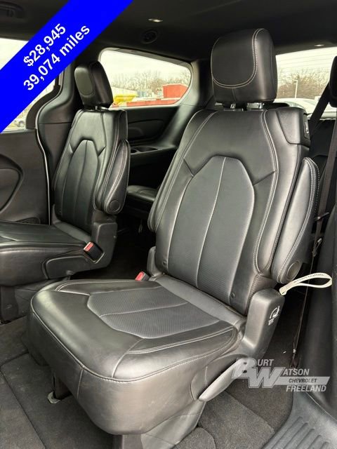 Used 2025 Chrysler Pacifica Select FWD image 26