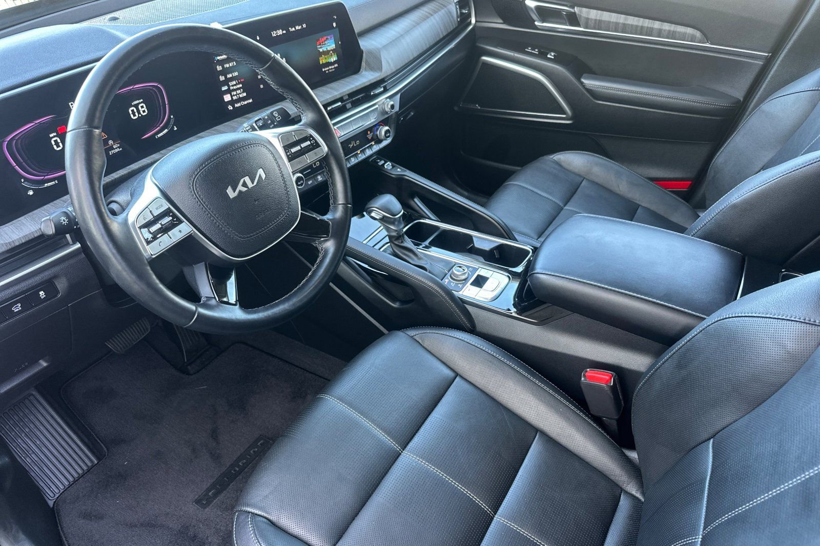 Used 2024 Kia Telluride EX image 11