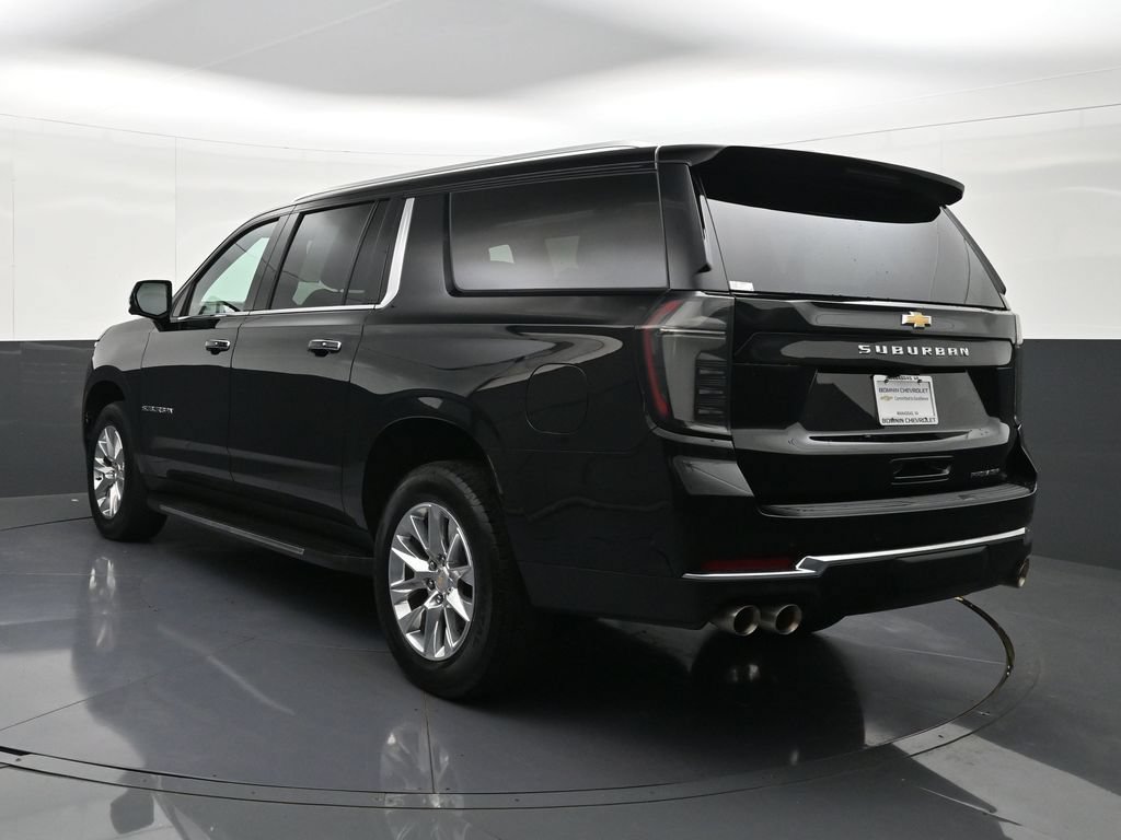 Used 2026 Chevrolet Suburban Premier AWD/4WD image 3