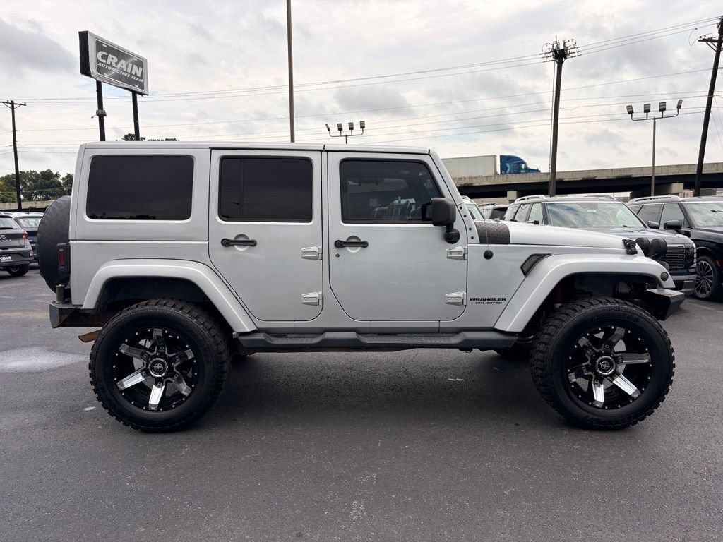 Used 2012 Jeep Wrangler Unlimited Sahara AWD/4WD image 9