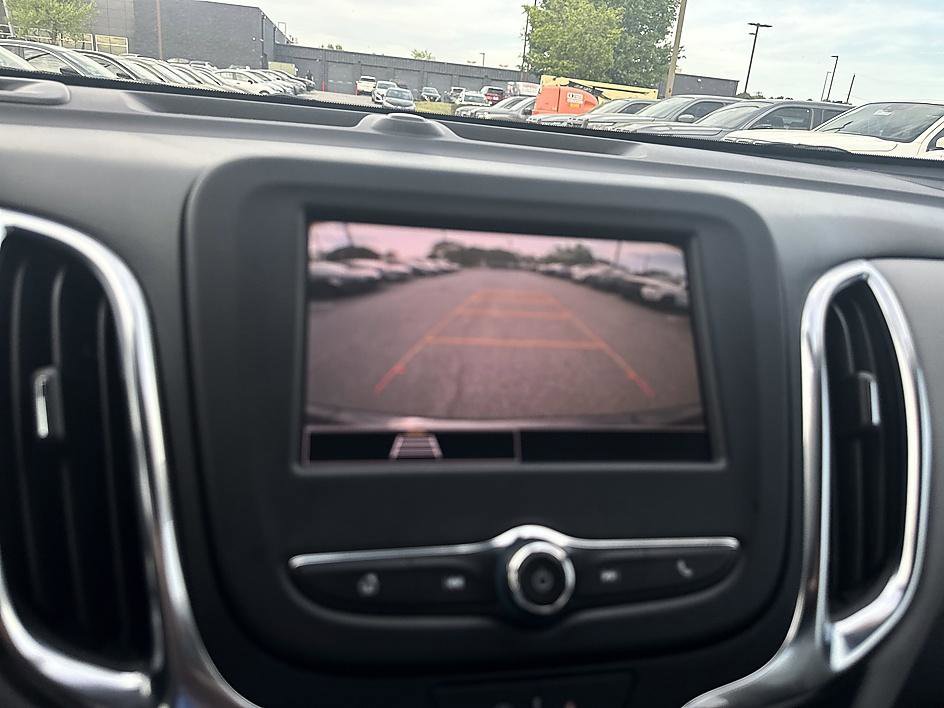 Used 2022 Chevrolet Equinox LS image 11